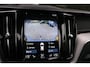 Volvo XC60 2.0 T8 Twin Engine AWD R-Design|Rijklaar!|Luchtvering|Pano|HK|HUD|ACC|PilotAssist|ACC|Trekhaak|Winterpakket|Standkachel