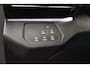 Volkswagen ID.5 Pro performance 77 kwh [ Trekhaak Navi Cruise Apple / android Stoelverwarming ]
