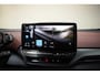 Volkswagen ID.5 Pro performance 77 kwh [ Trekhaak Navi Cruise Apple / android Stoelverwarming ]