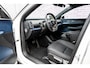 Volvo EX30 Single Motor Extended Range 69 kWh Plus | Climate Pack | Stoel en Stuurverwarming | Keyless Entry | Zwart Dak | Adaptieve Cruise Control | Blis |