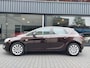Opel Astra 1.6Turbo Cosmo Dealer onderhouden Nieuwe Distributieriem origineel NL 17 inch Climate controle Navigatie cruise control