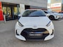 Toyota Yaris 1.5 Hybrid 115 DYNAMIC STOEL/STUURVERW BLIND SPOT PARK-SENSOREN NAVI 16'' LM-VELGEN KEYLESS CAMERA APPLE/ANDROID AD-CRUISE CLIMA LED
