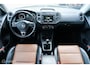 Volkswagen Tiguan 1.4 TSI Sport&Style | Vol lederen interieur | Nieuwe distributieketting | Trekhaak | schermen in. hoofdsteunen | lage km | Getint glas | Cruise | Climate