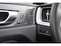 Volvo XC60 T6 Recharge AWD Plus Dark | Longe Range | Stoelverwarming | Trekhaak | Parkeercamera | BLIS | Pilot Assist | Glossy Black | Keyless