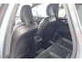 Volvo XC60 T6 Recharge AWD Plus Dark | Longe Range | Stoelverwarming | Trekhaak | Parkeercamera | BLIS | Pilot Assist | Glossy Black | Keyless