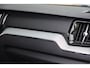 Volvo XC60 T6 Recharge AWD Plus Dark | Longe Range | Stoelverwarming | Trekhaak | Parkeercamera | BLIS | Pilot Assist | Glossy Black | Keyless