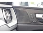 Volvo XC60 T6 Recharge AWD Plus Dark | Longe Range | Stoelverwarming | Trekhaak | Parkeercamera | BLIS | Pilot Assist | Glossy Black | Keyless