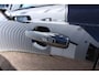 Volvo XC90 T8 Plug-in hybrid AWD Ultra Dark | Luchtvering | Panoramadak | Trekhaak | Verwarmbare voorstoelen met massagefunctie en ventilatie | 360 graden camera | Keyless | Premium audio by Bowers &Wilkins | Head-up display