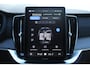 Volvo XC90 T8 Plug-in hybrid AWD Ultra Dark | Luchtvering | Panoramadak | Trekhaak | Verwarmbare voorstoelen met massagefunctie en ventilatie | 360 graden camera | Keyless | Premium audio by Bowers &Wilkins | Head-up display