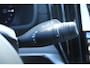 Volvo XC90 T8 Plug-in hybrid AWD Ultra Dark | Luchtvering | Panoramadak | Trekhaak | Verwarmbare voorstoelen met massagefunctie en ventilatie | 360 graden camera | Keyless | Premium audio by Bowers &Wilkins | Head-up display