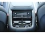 Volvo XC90 T8 Plug-in hybrid AWD Ultra Dark | Luchtvering | Panoramadak | Trekhaak | Verwarmbare voorstoelen met massagefunctie en ventilatie | 360 graden camera | Keyless | Premium audio by Bowers &Wilkins | Head-up display