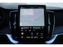 Volvo XC90 T8 Plug-in hybrid AWD Ultra Dark | Luchtvering | Panoramadak | Trekhaak | Verwarmbare voorstoelen met massagefunctie en ventilatie | 360 graden camera | Keyless | Premium audio by Bowers &Wilkins | Head-up display