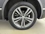 Volkswagen Tiguan Allspace 1.5 TSI Highline Business R | Trekhaak | Stoelverwarming | PDC V+A en 360 camera | Elektrische achterklep | Apple Carplay - Android Auto |