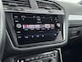 Volkswagen Tiguan Allspace 1.5 TSI Highline Business R | Trekhaak | Stoelverwarming | PDC V+A en 360 camera | Elektrische achterklep | Apple Carplay - Android Auto |