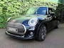 MINI Cooper 1.5 One Pepper F56 LCI met LED, Park ass., DAB, Navi en 17"