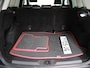 Ford Kuga 1.6 Titanium Trekhaak, Chiptuning, Bluetooth, Cruise control, Parkeersensor voor en achter, Voorstoelen verwarmd, Verwarmd voorruit, Regensensor, Lichtmetalen velgen, De Ford Kuga 1.6 Titanium uit 2013 (handgeschakeld) is een comfortabele en veelzijdige SUV met een sportief karakter. De krachtige en soepele 1.6 EcoBoost-motor zorgt voor een fijne rijervari