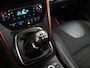 Ford Kuga 1.6 Titanium Trekhaak, Chiptuning, Bluetooth, Cruise control, Parkeersensor voor en achter, Voorstoelen verwarmd, Verwarmd voorruit, Regensensor, Lichtmetalen velgen, De Ford Kuga 1.6 Titanium uit 2013 (handgeschakeld) is een comfortabele en veelzijdige SUV met een sportief karakter. De krachtige en soepele 1.6 EcoBoost-motor zorgt voor een fijne rijervari