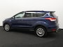 Ford Kuga 1.6 Titanium Trekhaak, Chiptuning, Bluetooth, Cruise control, Parkeersensor voor en achter, Voorstoelen verwarmd, Verwarmd voorruit, Regensensor, Lichtmetalen velgen, De Ford Kuga 1.6 Titanium uit 2013 (handgeschakeld) is een comfortabele en veelzijdige SUV met een sportief karakter. De krachtige en soepele 1.6 EcoBoost-motor zorgt voor een fijne rijervari