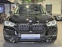 BMW X1 xDrive25e High Executive Sportline | Black edition | Panorama | Camera | Trekaak | HUD | Stoelverwarming