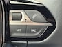 Peugeot 2008 100pk Allure (Keyless Entry - Automatische Airco - Parkeersensoren V+A - LED - 17"incl 4S - Navigatie - Apple Carplay)