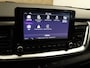 Kia Stonic 1.0 T-GDi MHEV DynamicPlusLine - ORIGINEEL NEDERLANDSE AUTO - AFKOMSTIG VAN 1E EIGENAAR - VOLLEDIGE ONDERHOUDSHISTORIE AANWEZIG - CAMERA - NAVIGATIE - PARKEERSENSOREN ACHTER - CLIMATE CONTROL - ARMSTEUN VOOR - APPLE CARPLAY/ ANDROID AUTO - KEYLESS ENTRY/ START - ADAPTIEVE CRUISE CONTROL