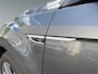 Volkswagen T-Roc 1.5 150pk TSI R-Line Edition Navigatie 'Discover Media' | Afneembare trekhaak | Parkeerassistent (Park Assist)