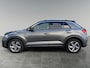 Volkswagen T-Roc 1.5 150pk TSI R-Line Edition Navigatie 'Discover Media' | Afneembare trekhaak | Parkeerassistent (Park Assist)