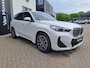 BMW X1 xDrive25e | M-SPORT | PANO-SCHUIFDAK | LEER | 360 CAMERA | STOELVERWARMING |