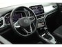 Volkswagen T-Roc 1.5 TSI 150pk DSG Style Trekhaak IQ.Light Camera Virtual Cockpit Stoelverwarming Navigatie
