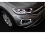 Volkswagen T-Roc 1.5 TSI 150pk DSG Style Trekhaak IQ.Light Camera Virtual Cockpit Stoelverwarming Navigatie