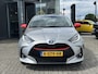 Toyota Yaris 1.5 hybride Dynamic l Coral Red Pack l Origineel NL l 1e-eigenaar l Fabrieksgarantie t/m 2028