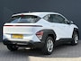 Hyundai Kona 1.6 GDI HEV HYBRIDE 141pk AUTOMAAT Comfort | LENTEDEALS | Camera | Navigatie | Adaptive Cruise control | Lane Assist | Apple Carplay | Parkeersensoren Voor en Achter |