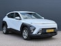 Hyundai Kona 1.6 GDI HEV HYBRIDE 141pk AUTOMAAT Comfort | LENTEDEALS | Camera | Navigatie | Adaptive Cruise control | Lane Assist | Apple Carplay | Parkeersensoren Voor en Achter |