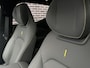 Lynk & Co 02 More 66 kWh | Trekhaak | Panoramadak | 360 camera | Harman Kardon audio | Dodehoekdetectie | Stoel/Stuurverwarming | Apple CarPlay/Android Auto | 20"LM-velgen | Elektrisch bedienbare voorstoelen met geheugenfunctie | Klimaat warmtepomp | Elektrisch bedienbare achterklep |