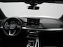 Audi Q5 50 TFSI e S Line PHEV 300pk Dealer O.H. | Trekhaak Af Fabriek | Panodak | 360 Camera | Adaptive Cruise | Sportstoelen Memory & Verwarmd | Park Assist | Navigatie | DAB | Standkachel | Plug In Hybrid |