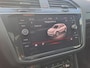 Volkswagen Tiguan 1.4 TSI eHybrid R-Line Business+ | LEER | PANO-SCHUIFDAK | STOEL-STUURWIELVERWARMING | CAMERA | NAVIGATIE | 20 INCH