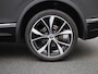 Volkswagen Tiguan 1.4 TSI eHybrid R-Line Business+ 245 PK| Dealeronderhouden | Trekhaak | Panoramadak | Navigatie | Achterklep Elektrisch | Stoelverwarming Voor & Achter | Stuurwielverwarming | Achteruitrijcamera
