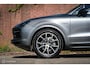 Porsche Cayenne Coupé 3.0 E-Hybrid | Dealer OH | Meesturende As | Sportchono | Stoelkoeling | Dubbel glas | Trekhaak | Panorama | LED | Adaptive | NL auto NAP |