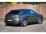 Porsche Cayenne Coupé 3.0 E-Hybrid | Dealer OH | Meesturende As | Sportchono | Stoelkoeling | Dubbel glas | Trekhaak | Panorama | LED | Adaptive | NL auto NAP |