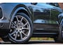 Porsche Cayenne Coupé 3.0 E-Hybrid | Dealer OH | Meesturende As | Sportchono | Stoelkoeling | Dubbel glas | Trekhaak | Panorama | LED | Adaptive | NL auto NAP |