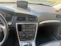 Volvo V70 2.4 Momentum leer navi airco trekhaak