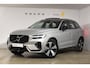 Volvo XC60 T6 350PK Automaat Plug-in Hybrid AWD Plus Dark / Navigatie / 360 Camera / Adaptieve Cruise Control / Stuur & Stoelverwarming / Stoelverwarming achter / Elektr. Achterklep / Schuifdak / Trekhaak