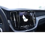 Volvo XC60 T6 350PK Automaat Plug-in Hybrid AWD Plus Dark / Navigatie / 360 Camera / Adaptieve Cruise Control / Stuur & Stoelverwarming / Stoelverwarming achter / Elektr. Achterklep / Schuifdak / Trekhaak