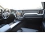 Volvo XC60 T6 350PK Automaat Plug-in Hybrid AWD Plus Dark / Navigatie / 360 Camera / Adaptieve Cruise Control / Stuur & Stoelverwarming / Stoelverwarming achter / Elektr. Achterklep / Schuifdak / Trekhaak