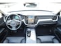 Volvo XC60 T6 350PK Automaat Plug-in Hybrid AWD Plus Dark / Navigatie / 360 Camera / Adaptieve Cruise Control / Stuur & Stoelverwarming / Stoelverwarming achter / Elektr. Achterklep / Schuifdak / Trekhaak