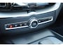 Volvo XC60 T6 350PK Automaat Plug-in Hybrid AWD Plus Dark / Navigatie / 360 Camera / Adaptieve Cruise Control / Stuur & Stoelverwarming / Stoelverwarming achter / Elektr. Achterklep / Schuifdak / Trekhaak