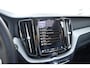 Volvo XC60 T6 350PK Automaat Plug-in Hybrid AWD Plus Dark / Navigatie / 360 Camera / Adaptieve Cruise Control / Stuur & Stoelverwarming / Stoelverwarming achter / Elektr. Achterklep / Schuifdak / Trekhaak