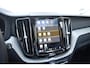 Volvo XC60 T6 350PK Automaat Plug-in Hybrid AWD Plus Dark / Navigatie / 360 Camera / Adaptieve Cruise Control / Stuur & Stoelverwarming / Stoelverwarming achter / Elektr. Achterklep / Schuifdak / Trekhaak