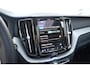 Volvo XC60 T6 350PK Automaat Plug-in Hybrid AWD Plus Dark / Navigatie / 360 Camera / Adaptieve Cruise Control / Stuur & Stoelverwarming / Stoelverwarming achter / Elektr. Achterklep / Schuifdak / Trekhaak