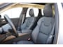 Volvo XC60 T6 350PK Automaat Plug-in Hybrid AWD Plus Dark / Navigatie / 360 Camera / Adaptieve Cruise Control / Stuur & Stoelverwarming / Stoelverwarming achter / Elektr. Achterklep / Schuifdak / Trekhaak
